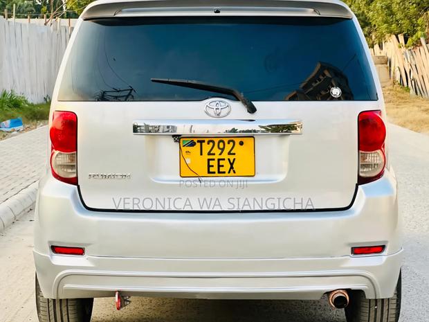 Toyota Corolla Rumion 2008 White