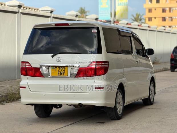 Toyota Alphard 2006 White