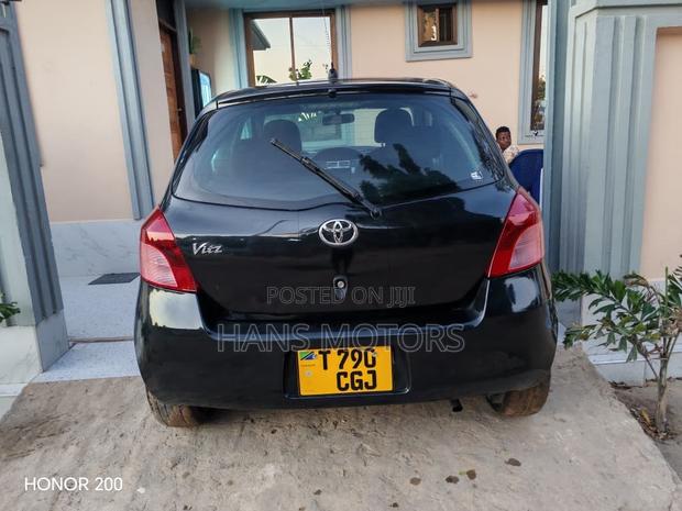 Toyota Vitz 2004 Black