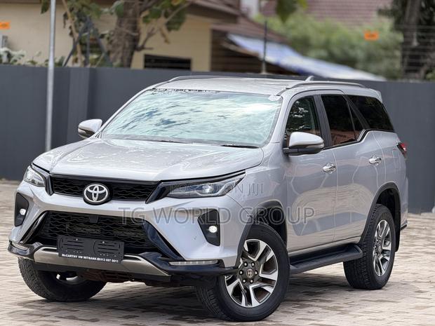 Toyota Fortuner 2.4 D AWD 2024 Silver