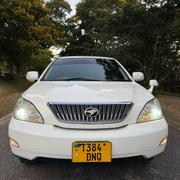 Toyota Harrier 2005 White for sale