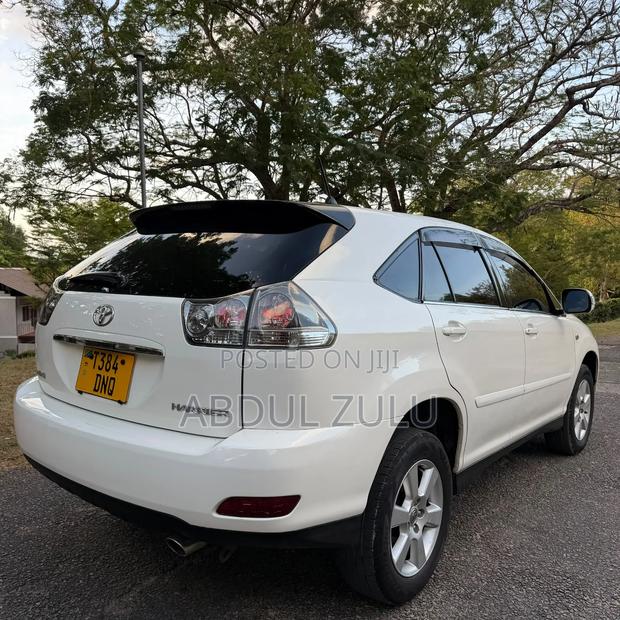 Toyota Harrier 2005 White