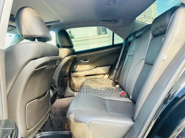 Toyota Crown 2010 Black