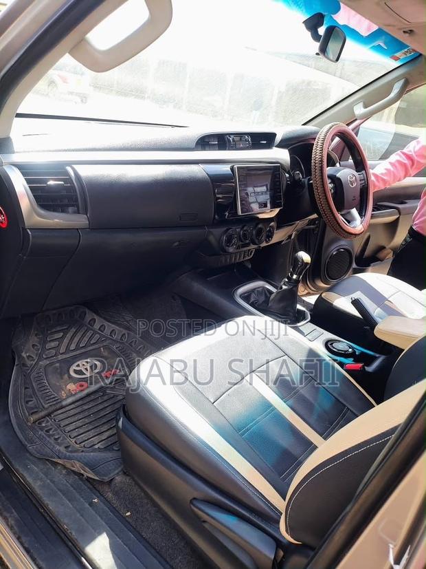 Toyota Hilux Revo Double Cab Deisel 2.8 AWD 2018 Gray