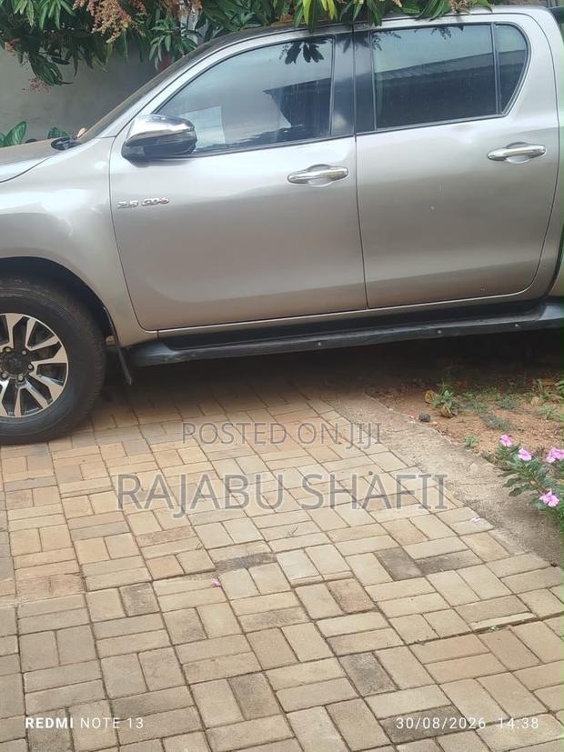 Toyota Hilux Revo Double Cab Deisel 2.8 AWD 2018 Gray