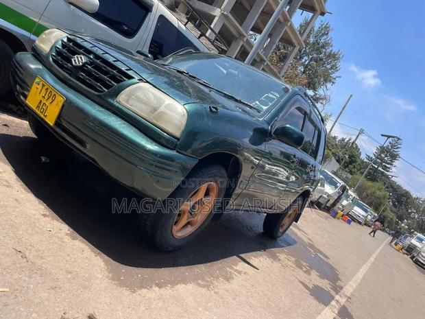 Suzuki Escudo 2000 Green
