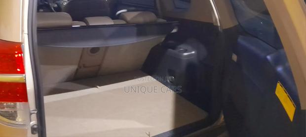 Toyota Vanguard 2012 Gold
