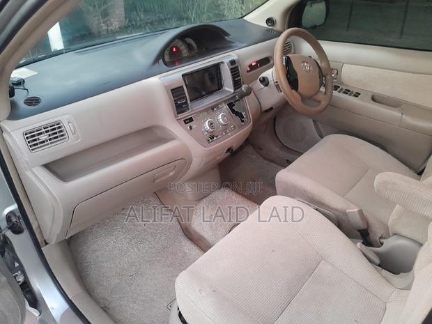 Toyota Raum 1.5 AWD 2004 Silver