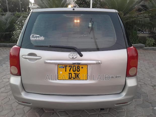 Toyota Raum 1.5 AWD 2004 Silver