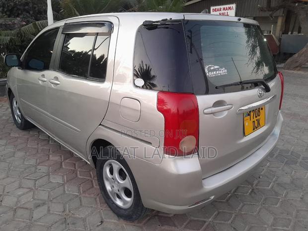 Toyota Raum 1.5 AWD 2004 Silver