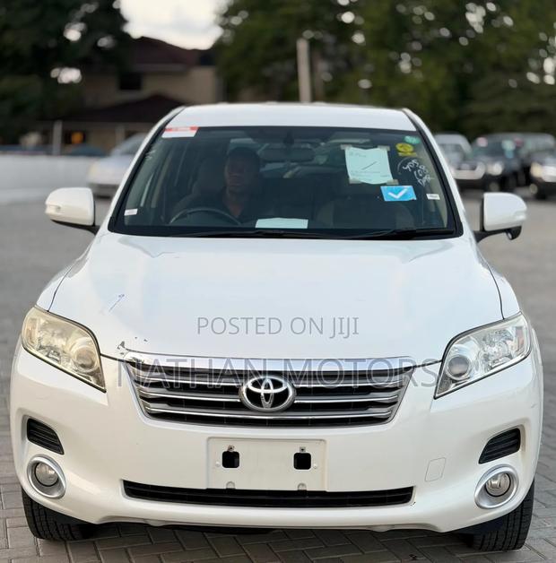 Toyota Vanguard 2008 White