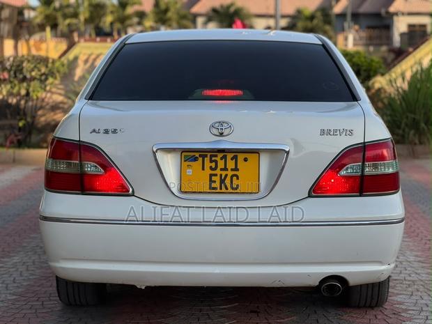 Toyota Brevis 2004 White