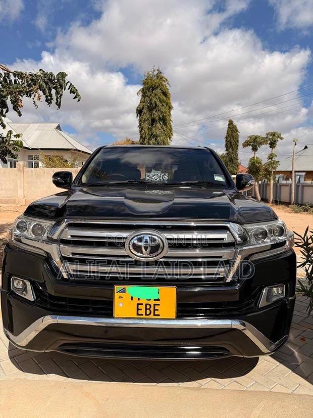 Toyota Land Cruiser 2017 Black