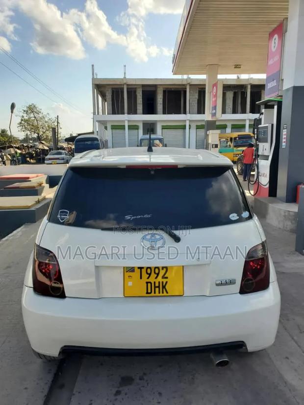 Toyota IST 2004 Pearl