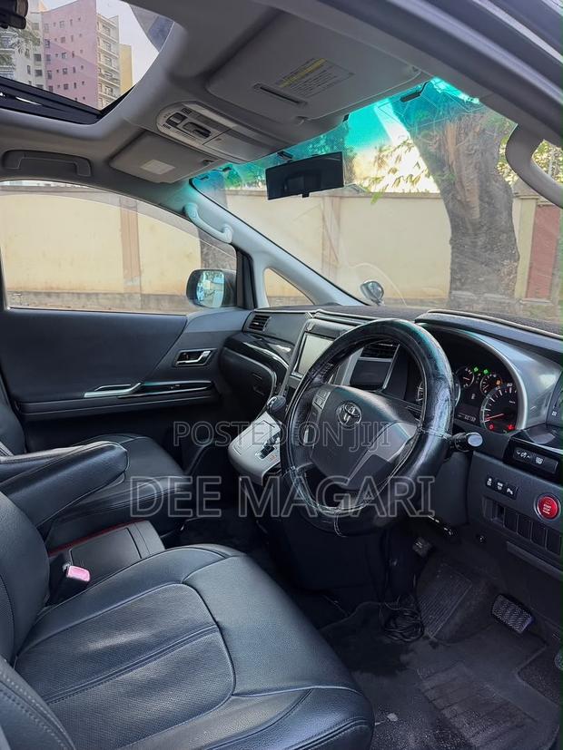 Toyota Vellfire 2010 Purple