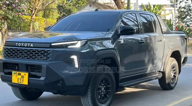 Toyota Hilux 2026 Gray