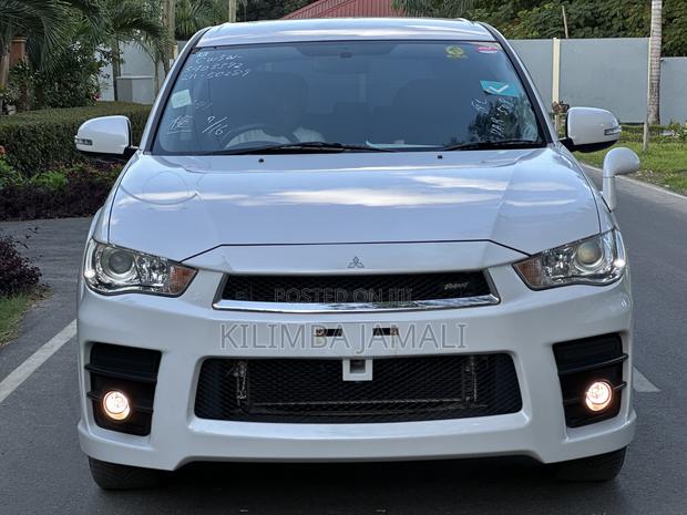 Mitsubishi Outlander 2010 White