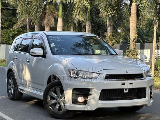 Mitsubishi Outlander 2010 White