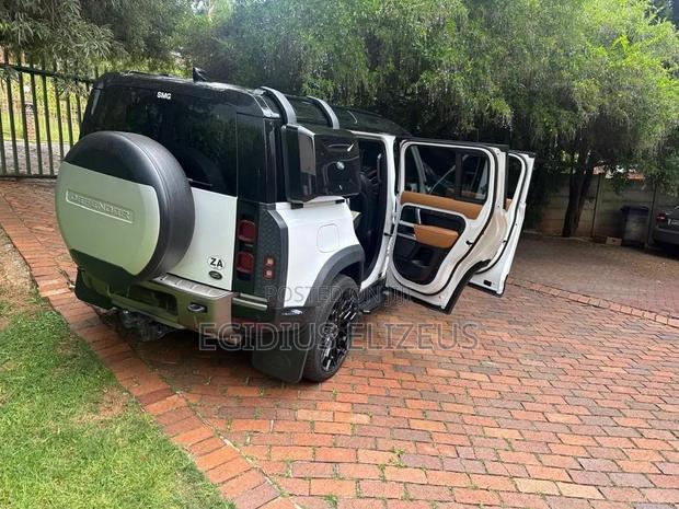 Land Rover Defender 2023 White