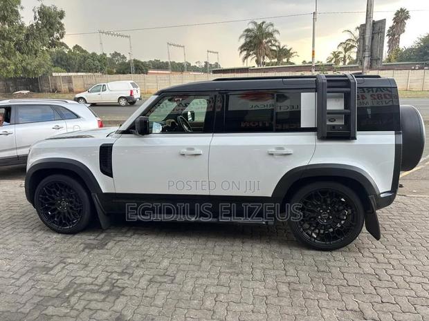 Land Rover Defender 2023 White