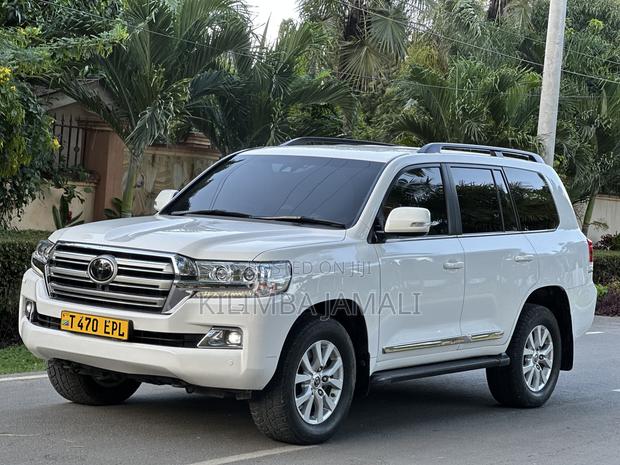 Toyota Land Cruiser 2020 White