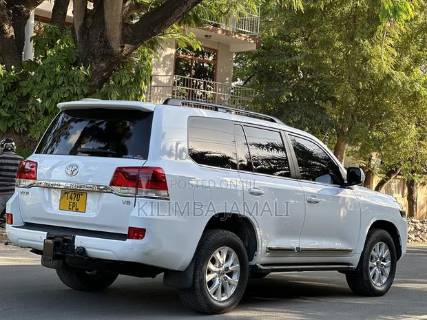 Toyota Land Cruiser 2020 White