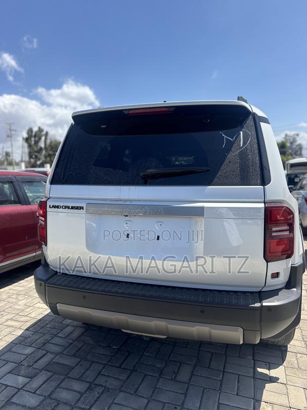 New Toyota Land Cruiser Prado 2025 Pearl