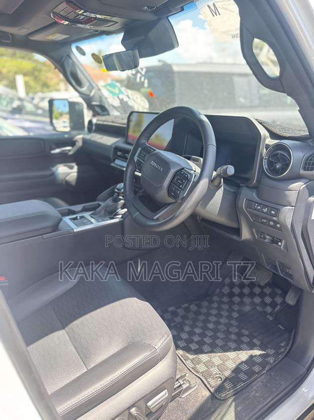 New Toyota Land Cruiser Prado 2025 Pearl