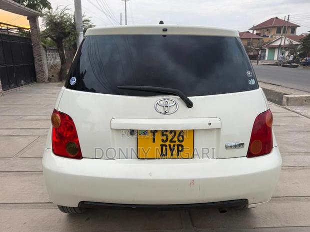 Toyota IST 2005 White