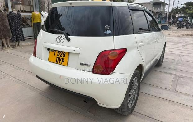 Toyota IST 2005 White
