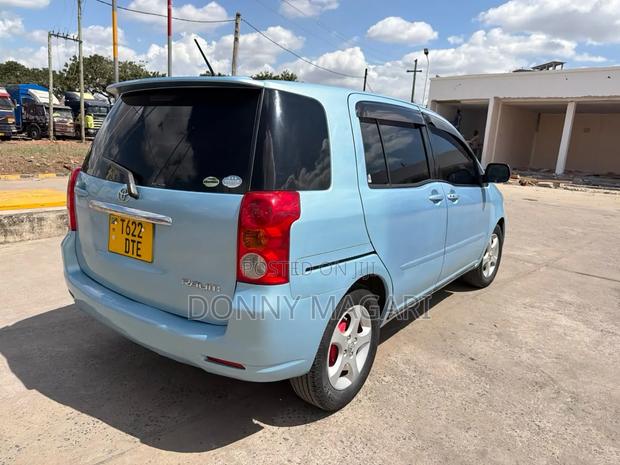 Toyota Raum 2004 Blue