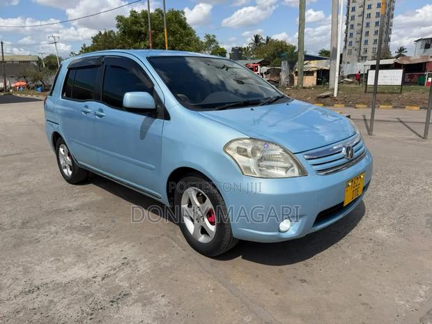 Toyota Raum 2004 Blue