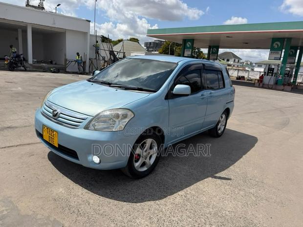 Toyota Raum 2004 Blue