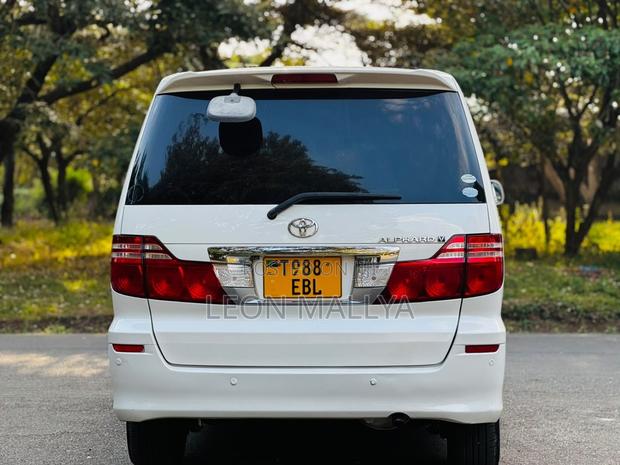 Toyota Alphard 2006 White