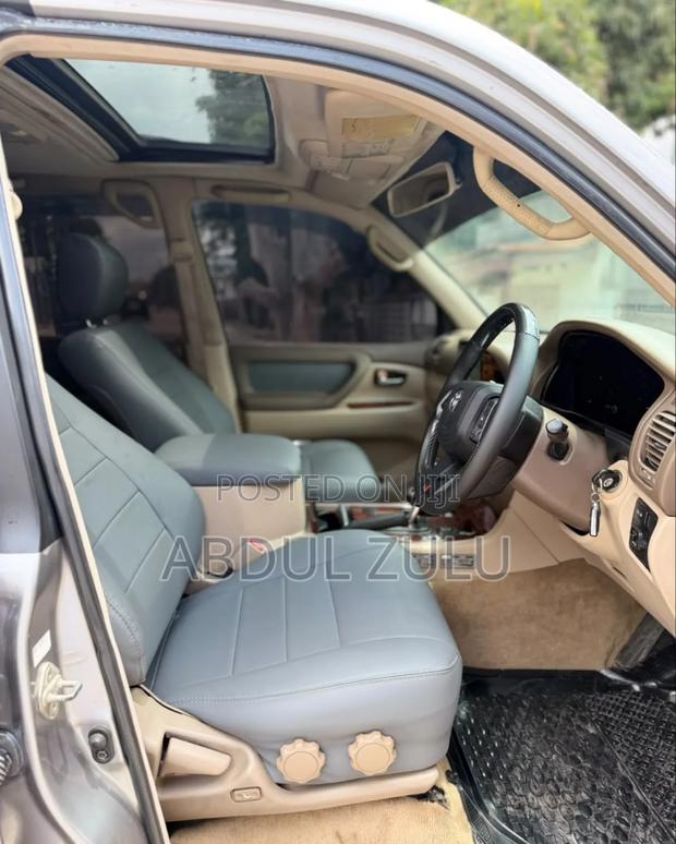 Toyota Land Cruiser 2001 Silver