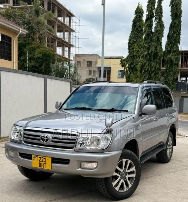Toyota Land Cruiser 2001 Silver