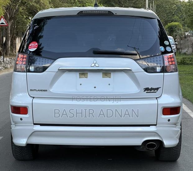 Mitsubishi Outlander 2011 Pearl
