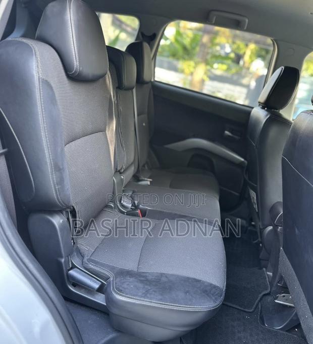 Mitsubishi Outlander 2011 Pearl