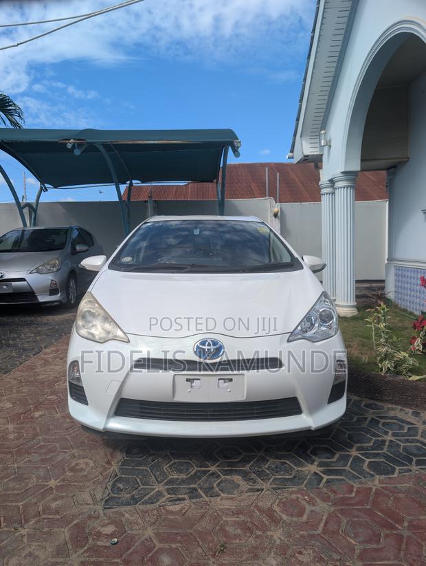Toyota Aqua 2012 White