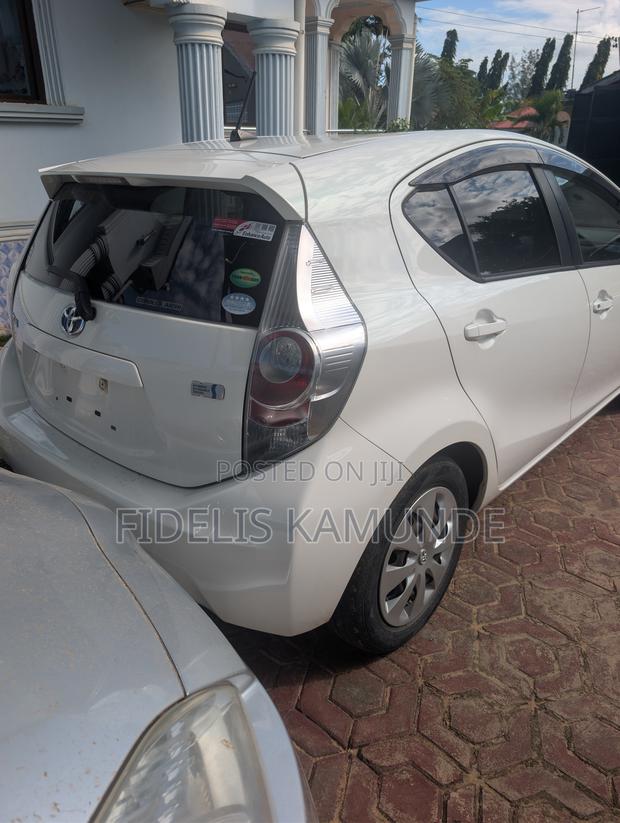 Toyota Aqua 2012 White