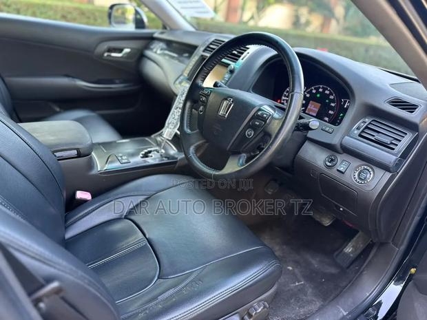 Toyota Crown 2009 Black