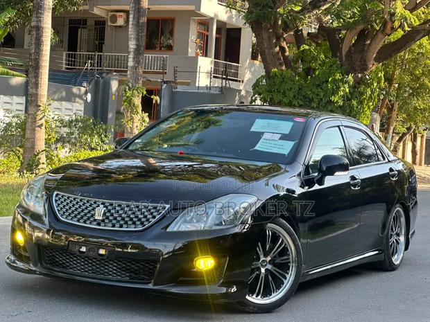 Toyota Crown 2009 Black