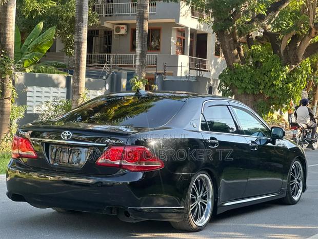 Toyota Crown 2009 Black