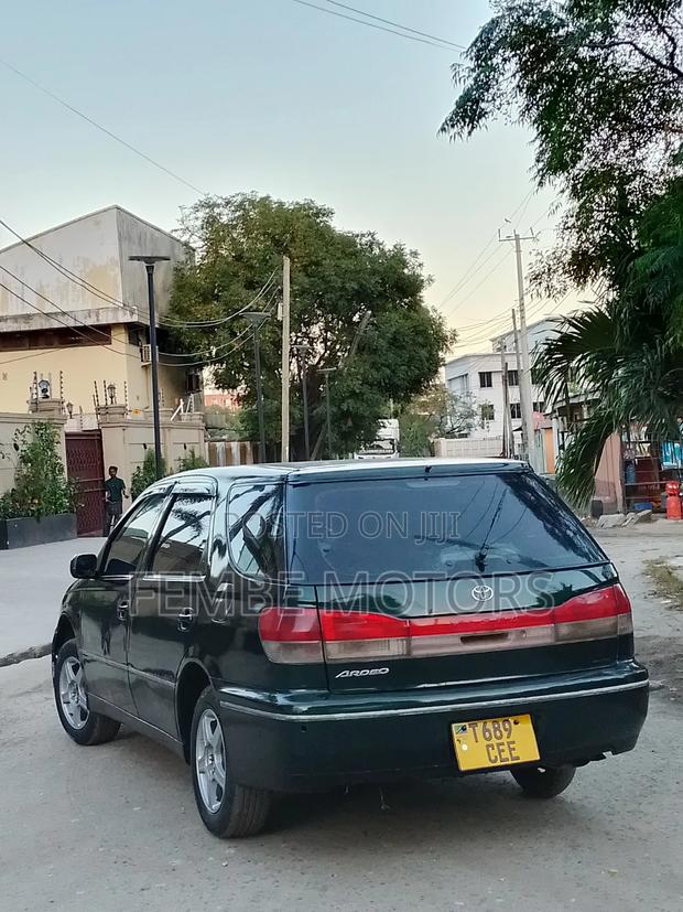 Toyota Vista 2003 Green