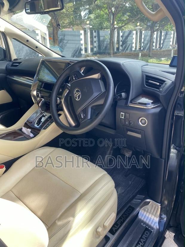 Toyota Alphard 2.5 Petrol AWD 2017 Black