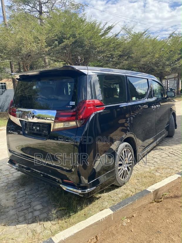 Toyota Alphard 2.5 Petrol AWD 2017 Black