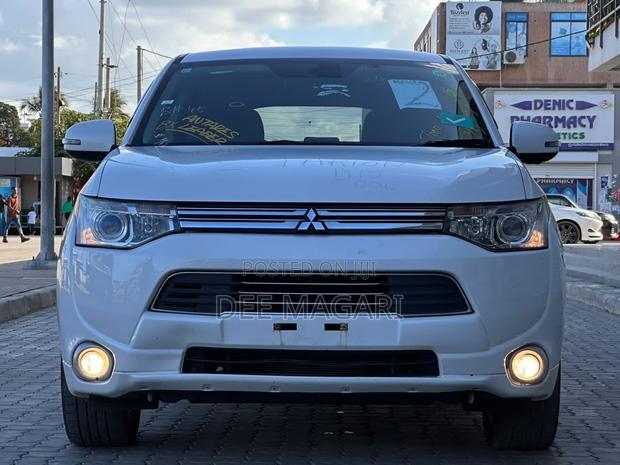 Mitsubishi Outlander 2.0 PHEV AWD 2013 Black