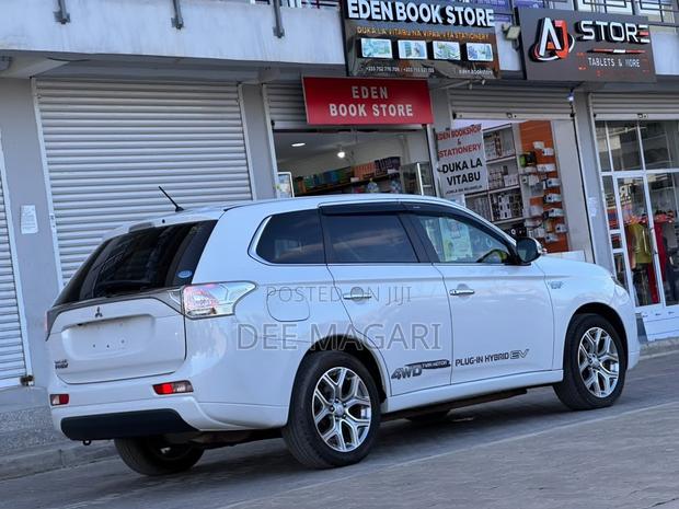 Mitsubishi Outlander 2.0 PHEV AWD 2013 Black