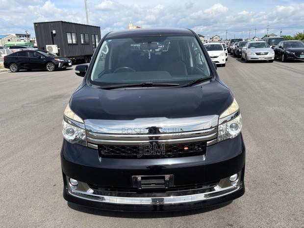 Toyota Voxy ZS G's 2WD 8-Seater 2010 Black