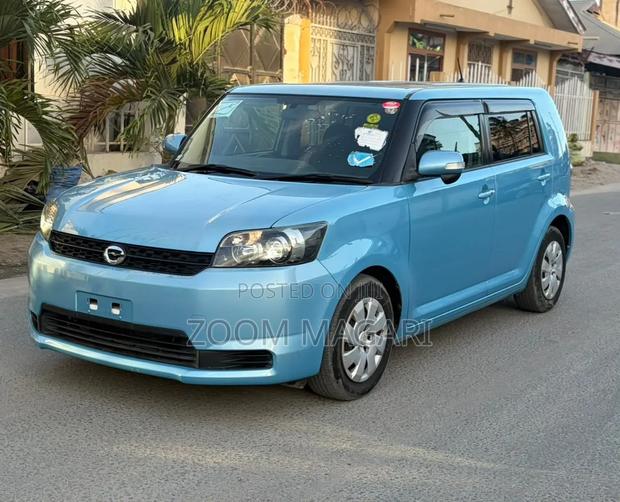 Toyota Corolla Rumion 2010 Blue